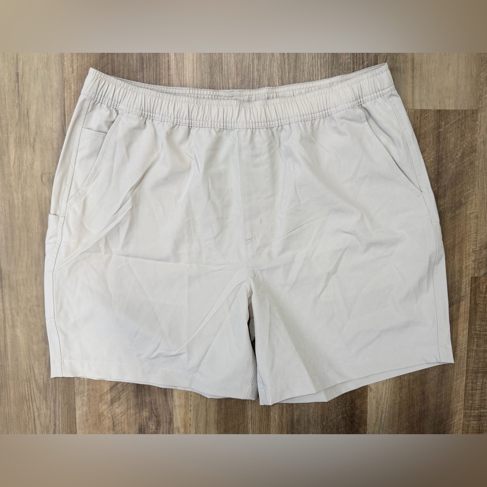 Bass Pro Shops Men's Athletic Shorts in Light Tan
